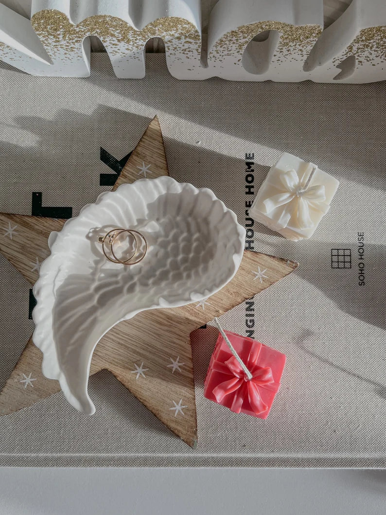 Wing Dish (Pair)