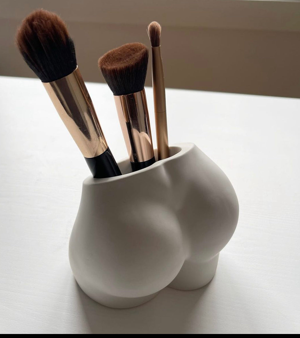 Butt Vase