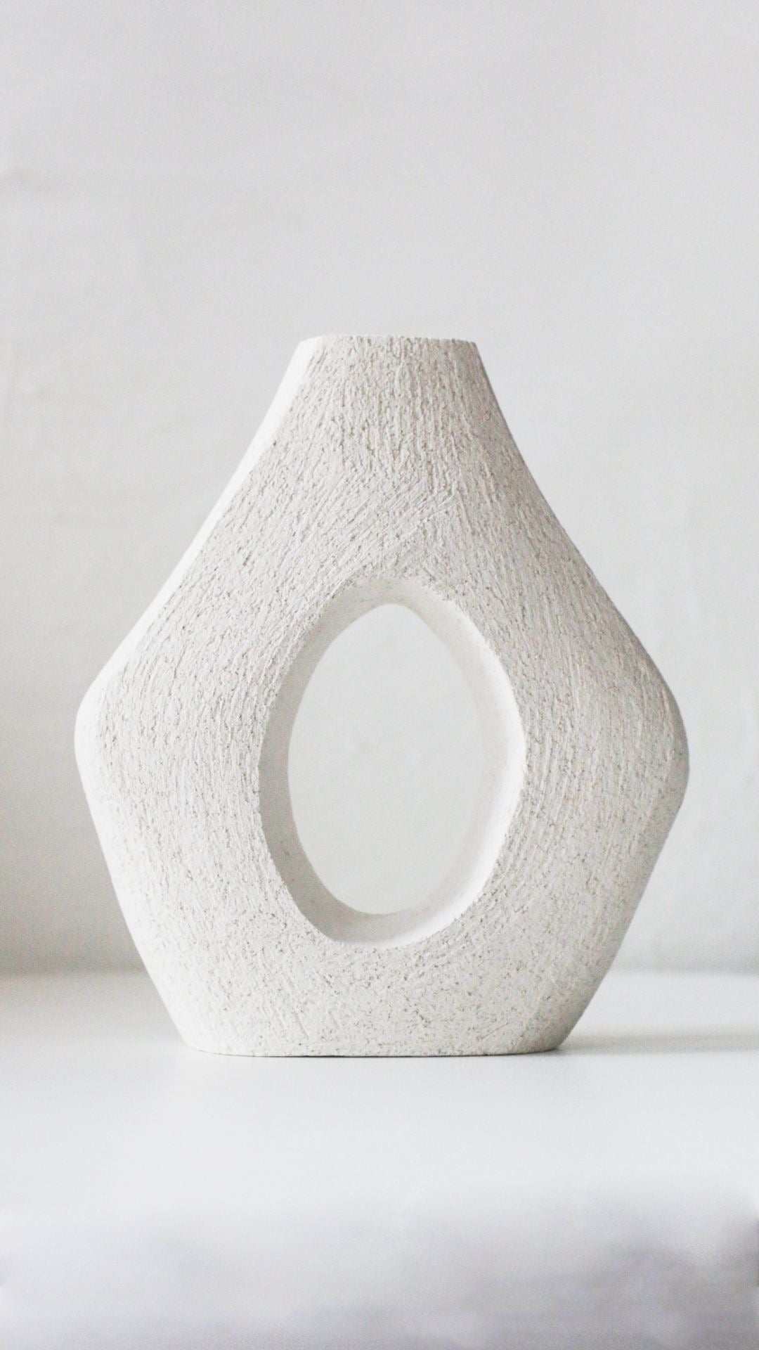 Renay Vase