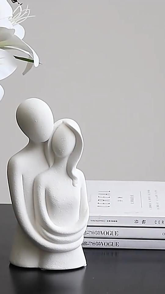 Hugging Couple Statue